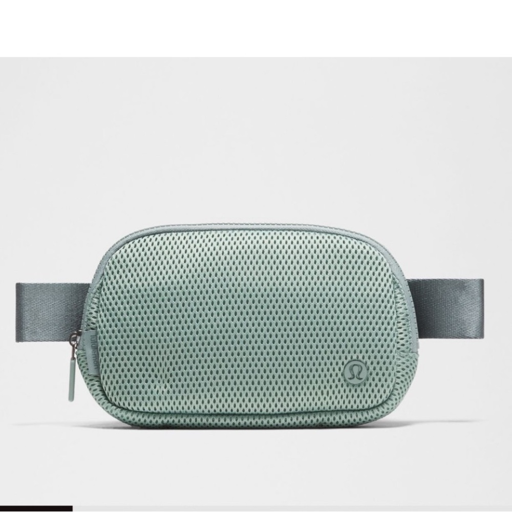 NEW LULULEMON EVERYWHERE BAG 1L MESH BAG IN CRATER BLUE
